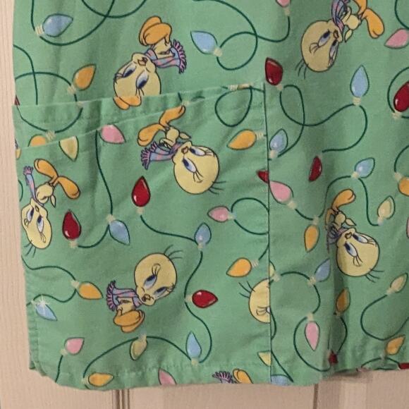 Looney Tunes Tweety Bird Christmas Scrub Large - Picture 3 of 6
